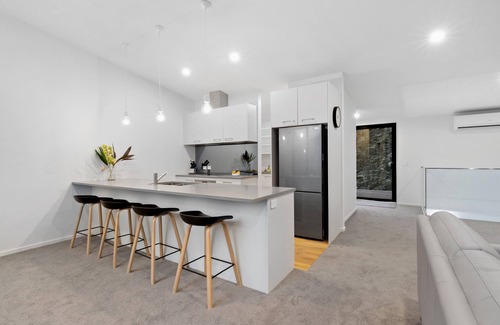 Queenstown House | Step into The Edge