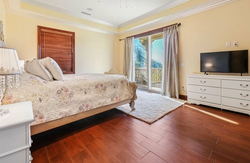 Escondido House | Step into the luxury at this palatial venue in the hills of San Diego.