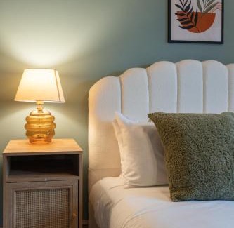 Easton Apartment | Steppe - 1 Bedroom Luxury Apartment by Mint Stays