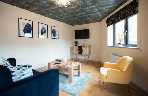 Easton Apartment | Steppe - 1 Bedroom Luxury Apartment by Mint Stays