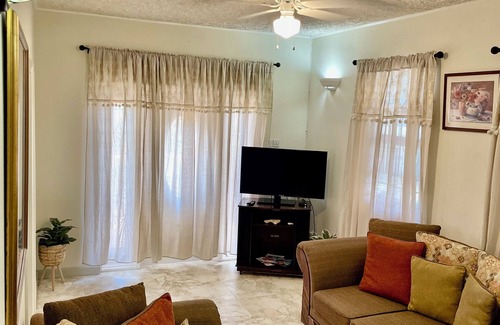 Graeme Hall Terrace House | Steps 2 Beach is the Perfect Family Home 2 Minutes Walk to the Beach!