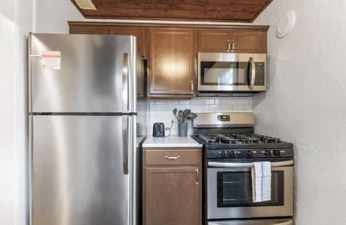 University District House | Steps 2 High ST - BIG Patio - Private parking- OSU