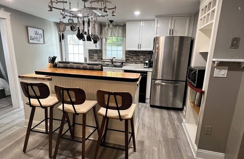 Bristol Apartment | Steps Away from Downtown Bristol - Cozy Family Retreat!