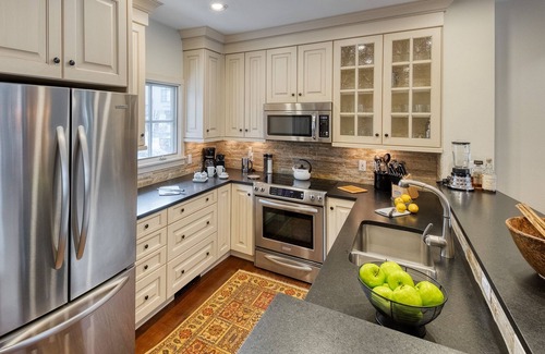 Highlands Townhomes House | Steps Away From Highlands Skiway Ski Slope | Chalet Verve