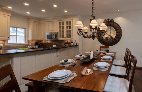 Highlands Townhomes House | Steps Away From Highlands Skiway Ski Slope | Chalet Verve