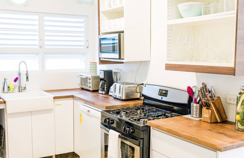 Ocean Park House | Steps away from the beach, this fully stocked house is perfect for your group!