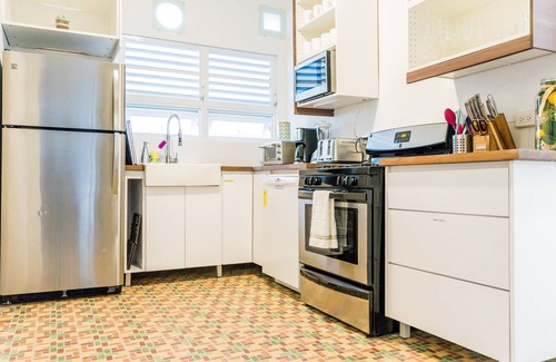 Ocean Park House | Steps away from the beach, this fully stocked house is perfect for your group!