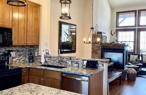 Granby Condo | Steps away from the lift - Ski, Bike, Golf, Fish - Four Season's of Family fun!