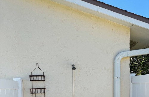 Indialantic Condo | Steps away from the Beach, relaxing 2BR Beach Retreat on the Space Coast!