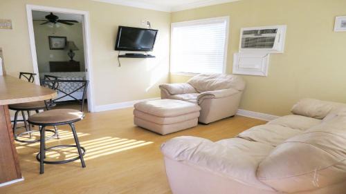 Ilexhurst Villa | Steps From Beach! Grill - Wif
