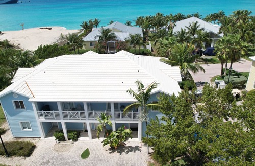 Alice Town Apartment | Steps from Beach Posh Villa Optional Golf Cart