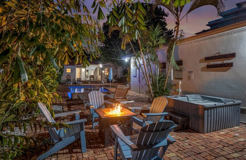 Lauderdale Beach House | Steps From Beach Quaint Cottage Heated Pool Sand Key Resldences