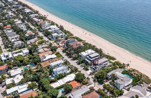 Lauderdale Beach House | Steps From Beach Quaint Cottage Heated Pool Sand Key Resldences