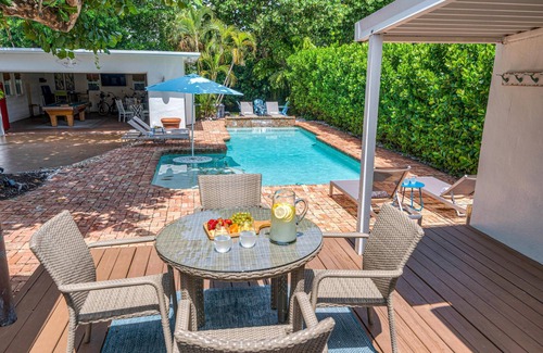 Lauderdale Beach House | Steps From Beach Quaint Cottage Heated Pool Sand Key Resldences