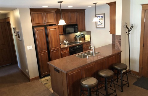 Copper Mountain Village Condo | Steps from Lift - Premium 2 bed and 2 bath condo in Mill Club