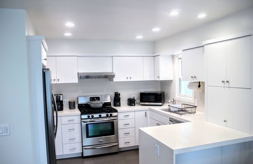 Mission Beach House | Steps from Ocean! Ocean/Bay Views! Rooftop Deck! Two Car Garage! Renovated!
