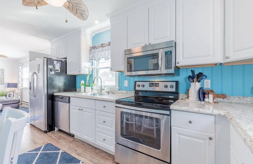 Villas Cottage | Steps from The Beach!