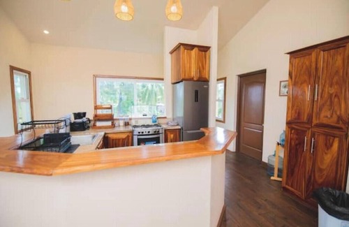 Aserradores House | Steps from the Boom Oceanview