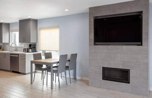 Hermosa Beach Condo | Steps from the ocean, Large/remodeled 2bedroom beach apt