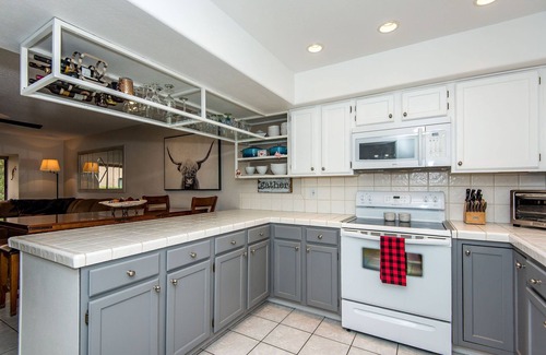 Bullhead City Condo | Steps from the River! Cozy 2 bed/2 bath condo. Min 30 day rental.