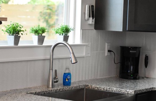 Travelers Rest House | ✨ Steps from the Swamp Rabbit Trail, Tandem Coffee, Topsoil and more.