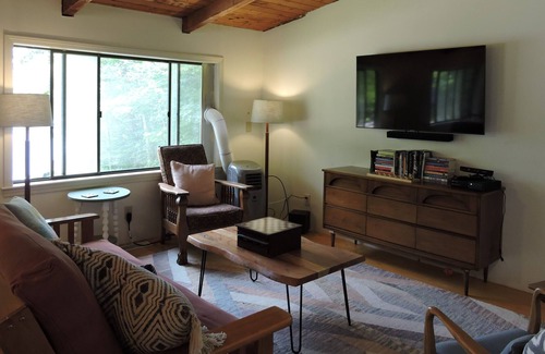 Moultonborough House | Steps from the sand on Lake Kanasatka with room for 10