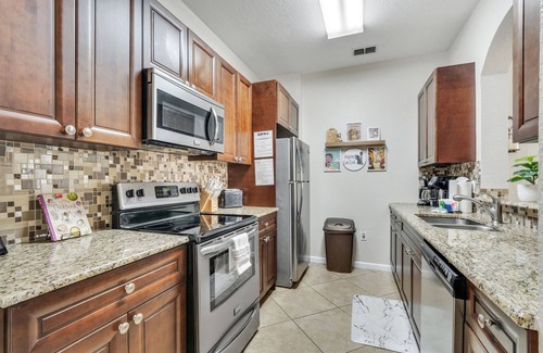 Windsor Hills Condo | Steps from Waterpark/Pool. Next to Disney w/Frozen, Aladdin, Beauty&Beast theme
