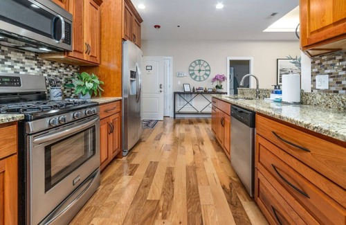 Lexington Apartment | Steps from WLU & VMI Loft with Private Parking
