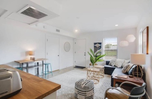 Black Pearl House | Steps to Audubon Park | Quiet+Modern | Black Pearl