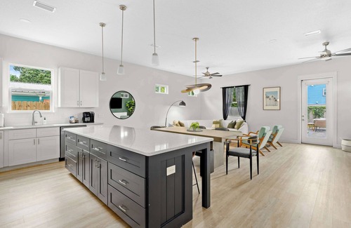 Laguna Beach Estates House | Steps to Beach, Free Heated Pool & Fire Pit!