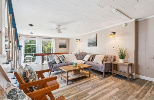 Hampton Apartment | Steps to Beach Backyard Back Unit