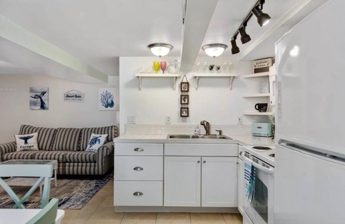 Salisbury Beach Apartment | Steps to Beach | Cozy 1BR | A/C + Parking