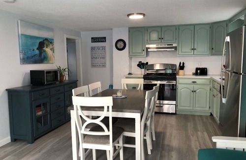 Salisbury Apartment | Steps to Beach Entrance #7, 1st floor, 2 Bedrooms, King Bed, Private deck/grill