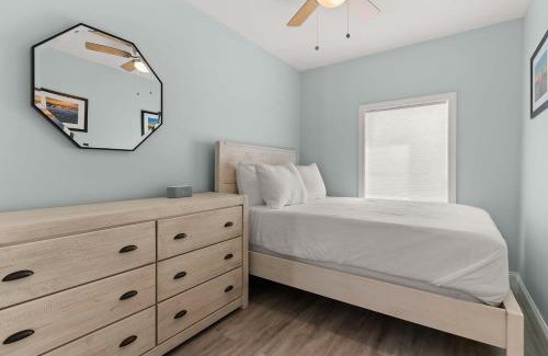 Hampton Apartment | Steps to Beach Fully Renovated Sleeps 6