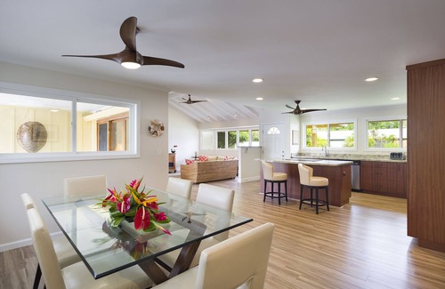 Kailua House | Steps to Beach- Heated Pool- AC-Minimum Stay 7 Nights-CONTACT HOST