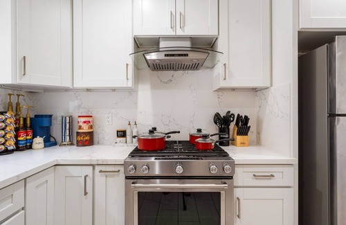 Midway City House | Steps to Beach - Hoops, Pool Table & Fun Game Room