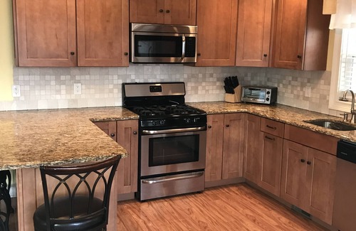 Ortley Beach House | STEPS TO BEACH; IMMACULATE 3 BD 1.5 BATH FRONT UNIT; SLEEPS 8 PEOPLE + BADGES