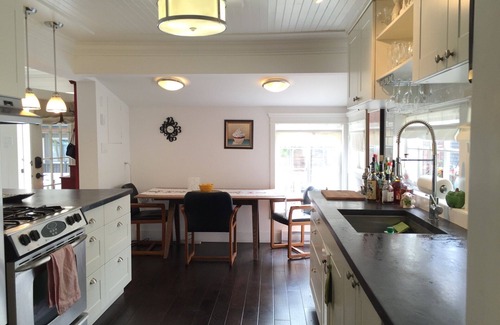 Cultus Lake Cottage | Steps to Beach, Waterpark, Entertainment - Fun for all! Permit# 25-310-002