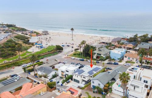 Encinitas House | Steps to BeachShops Oceanview Hot TubFirepit Moonlight Modern by AvantStay