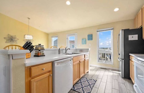 Bethany Beach House | Steps to Bethany Beach, Kayak Bay access, crabbing, pool, and beautiful views