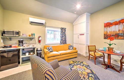 Downtown Branson Cottage | Steps to Branson Landing: Cozy Downtown Cottage!