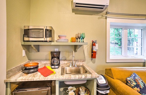 Downtown Branson Cottage | Steps to Branson Landing: Cozy Downtown Cottage!