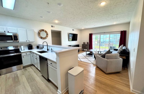 Starkville Condo | Steps to Campus - Newly Renovated 3BR-3.5BA First Floor Condo on Bulldog Way