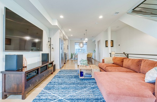 City Park West House | Steps to City Park: Townhome w/Rooftop Deck!