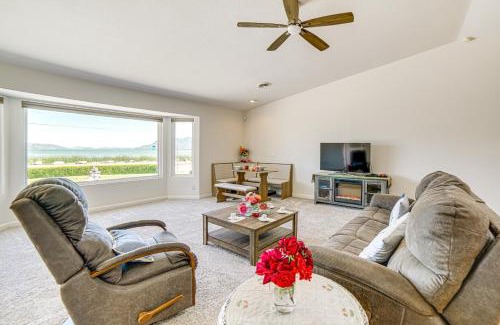 Lakeport House | Steps to Clear Lake Hot Tub Haven in NorCal!