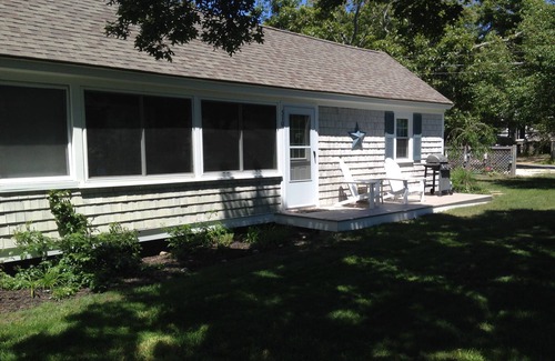 North Eastham Cottage | Steps to Cooks Brook Beach! A/C, Heat, Wifi, Outdoor Shower, Gas Grill