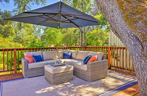 Murphys House | Steps to Dtwn Murphys Cottage with Furnished Porch