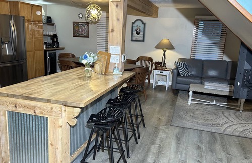Lakeside Villa | Steps to Lake Erie near Port Clinton- Private Hot Tub, Seasonal Pool, Recreation