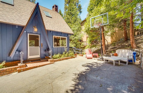 Cedar Glen Cabin | Steps to Lake Arrowhead: Cabin w/BBQ!