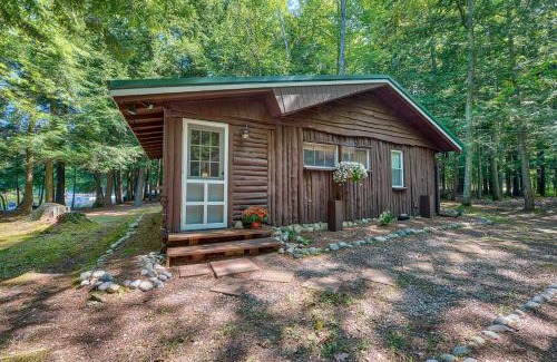 Levering House | Steps to Lakefront Dog-Friendly Cabin in Levering